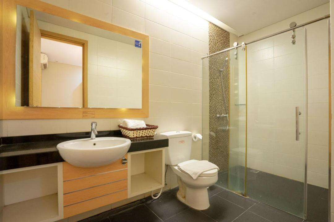 Life Hotel Stasiun Kota Surabaya Zimmer foto